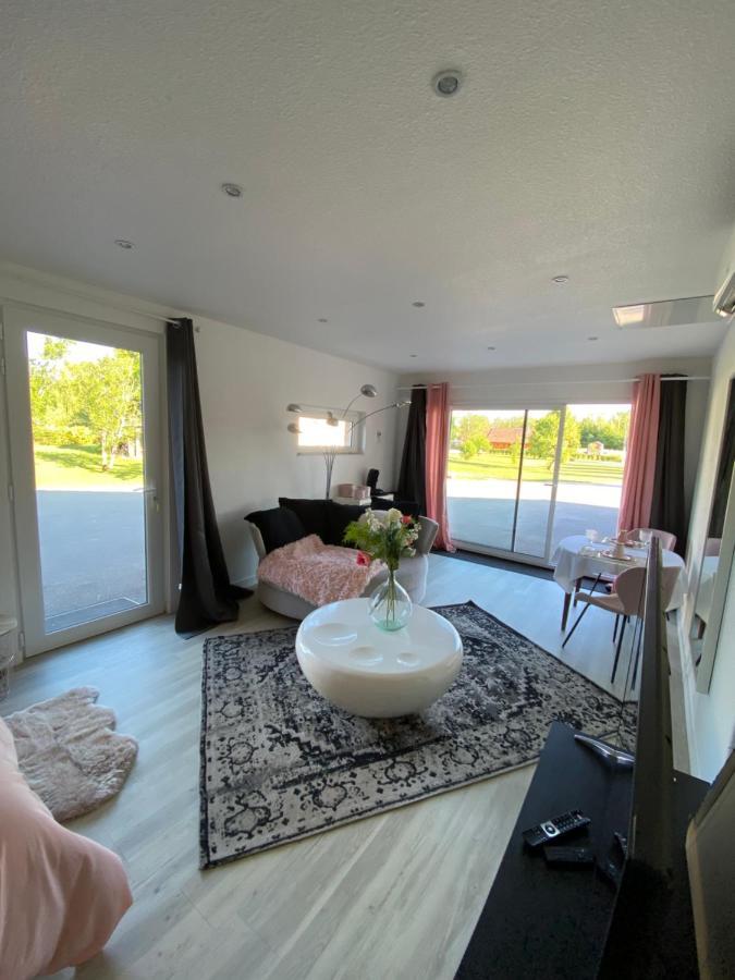 Agreable Chambre D'Hote Calme Avec Piscine Souvans Exterior photo